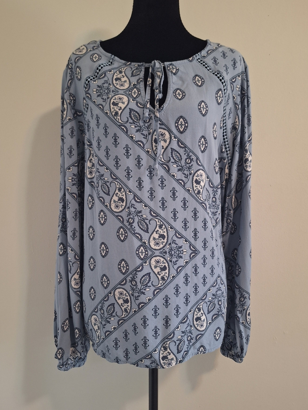 Como Vintage Light Blue Paisley Tie-Neck Boho Long Sleeve Peasant Blouse